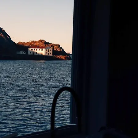 בית נופש Visit Mortsund, Lofoten לקנס