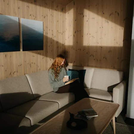 Visit Mortsund, Lofoten Feriehus Leknes